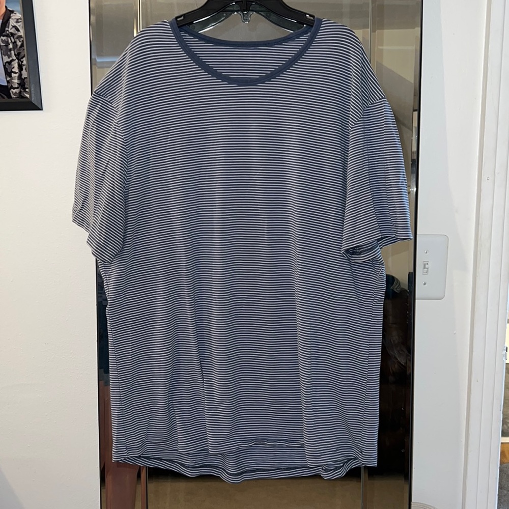 Lululemon Mens Short Sleeve Shirt
